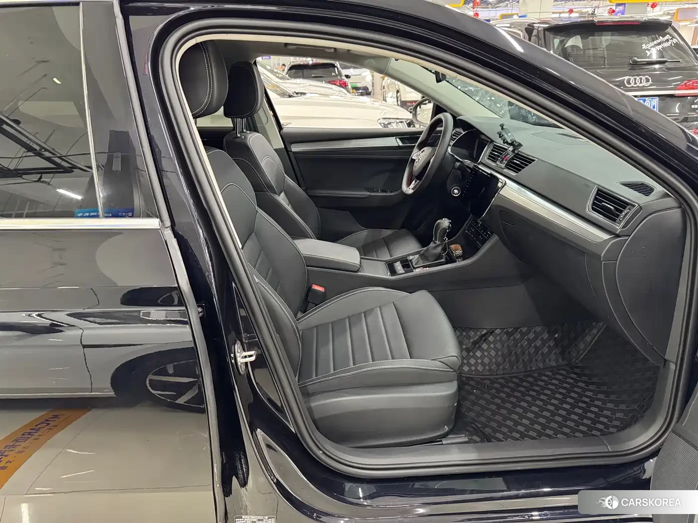 Skoda Superb 2023 Черный из Китая, фото 3
