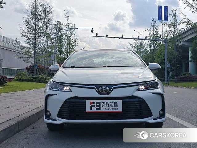 Toyota Corolla 2021 Белый из Китая, фото 3