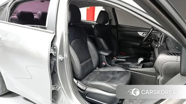 Kia The New K3 2nd generation 2021 Серебряный из Кореи, фото 3