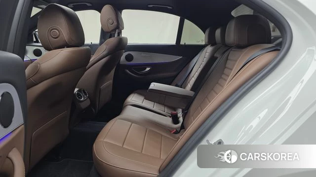 Mercedes-Benz E-Class W213 2021 Белый из Кореи, фото 3