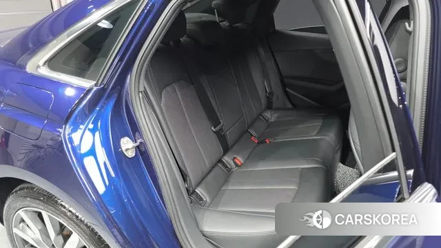 Audi A4 (B9) 2023 Синий из Кореи, фото 3