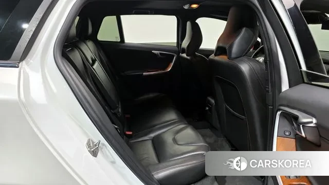 Volvo V60 Cross-Country 2018 Белый из Кореи, фото 3