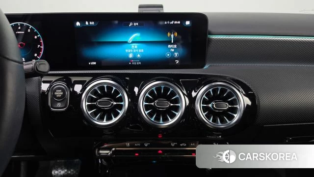 Mercedes-Benz A-Class W177 2022 Белый из Кореи, фото 3