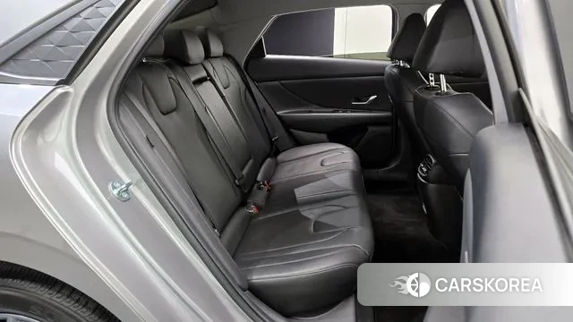 Hyundai The New Avante (CN7) 2023 Серебристо-серый из Кореи, фото 3