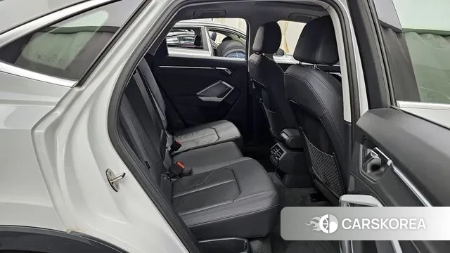 Audi Q3 (F3) 2020 Белый из Кореи, фото 3