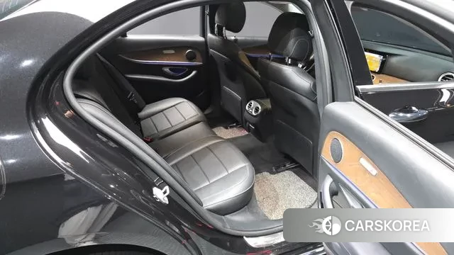 Mercedes-Benz E-Class W213 2018 Черный из Кореи, фото 3