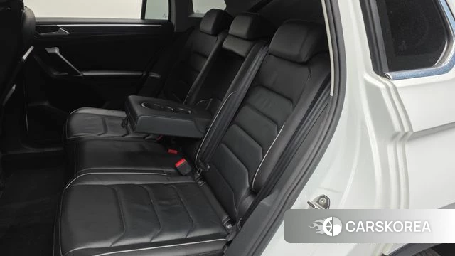 Volkswagen Tiguan second Generation 2018 Белый из Кореи, фото 3