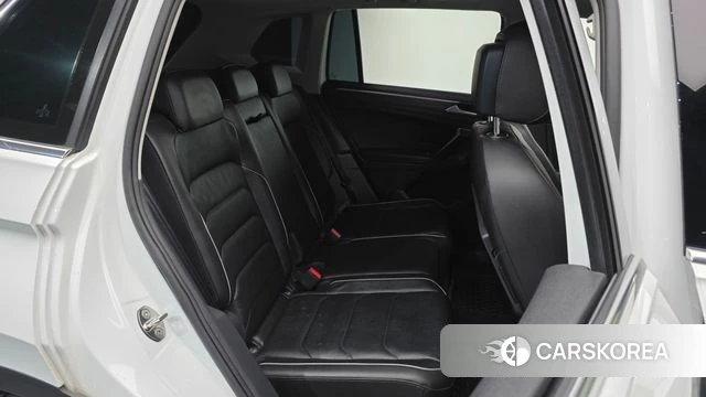 Volkswagen Tiguan second Generation 2020 Белый из Кореи, фото 3