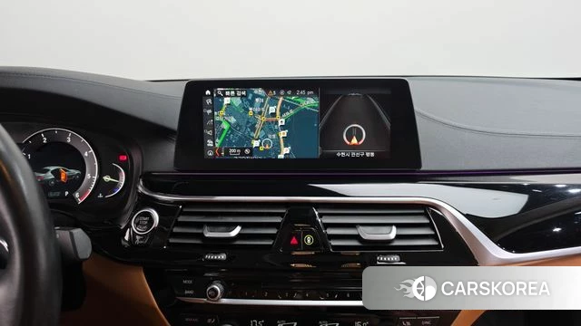 BMW 5 Series (G30) 2018 Белый из Кореи, фото 3