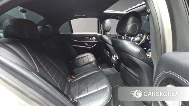 Mercedes-Benz E-Class W213 2022 Серебристо-серый из Кореи, фото 3