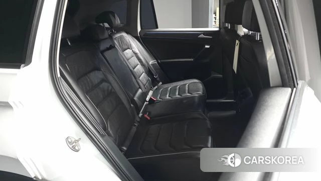 Volkswagen Tiguan second Generation 2021 Белый из Кореи, фото 3