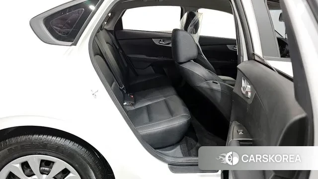 Kia The New K3 2nd generation 2021 Белый из Кореи, фото 3