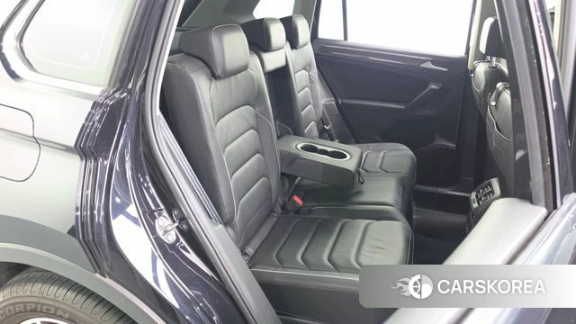 Volkswagen Tiguan second Generation 2022 Черный из Кореи, фото 3