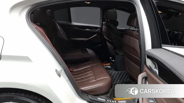 BMW 5 Series (G30) 2021 Белый из Кореи, фото 3