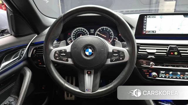 BMW 5 Series (G30) 2018 Серый из Кореи, фото 3