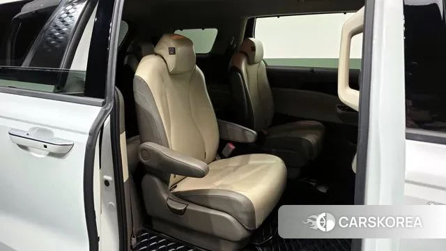 Kia Carnival 4th generation 2023 Белый из Кореи, фото 3