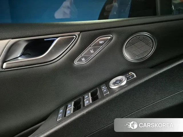 Genesis Electrified G80 (RG3) 2022 Черный из Кореи, фото 3