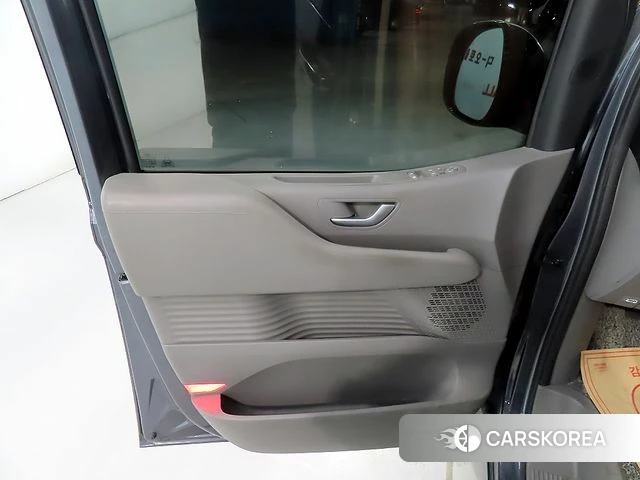Hyundai Staria 2021 Серый из Кореи, фото 3