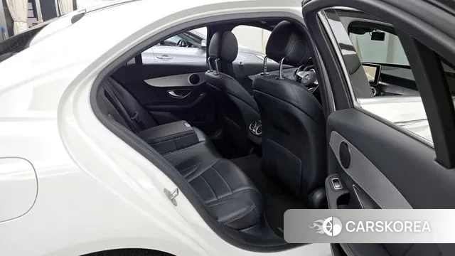 Mercedes-Benz C-Class W205 2018 Белый из Кореи, фото 3