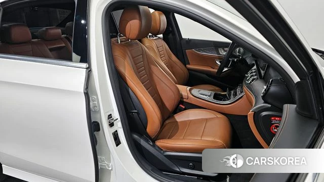 Mercedes-Benz E-Class W213 2021 Белый из Кореи, фото 3