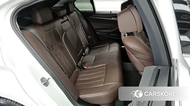 BMW 5 Series (G30) 2023 Белый из Кореи, фото 3