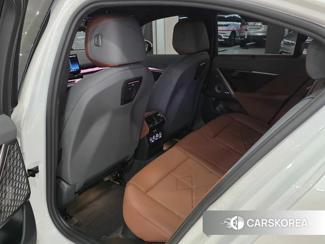BMW 5 Series (G60) 2025 Белый из Кореи, фото 3