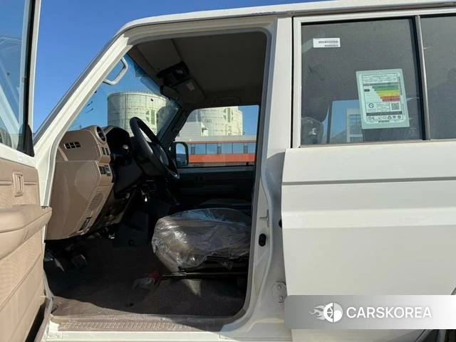 Toyota Land Cruiser 70 Series 2025 Белый из Китая, фото 3