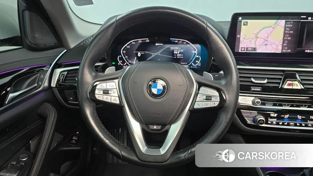 BMW 5 Series (G30) 2021 Белый из Кореи, фото 3