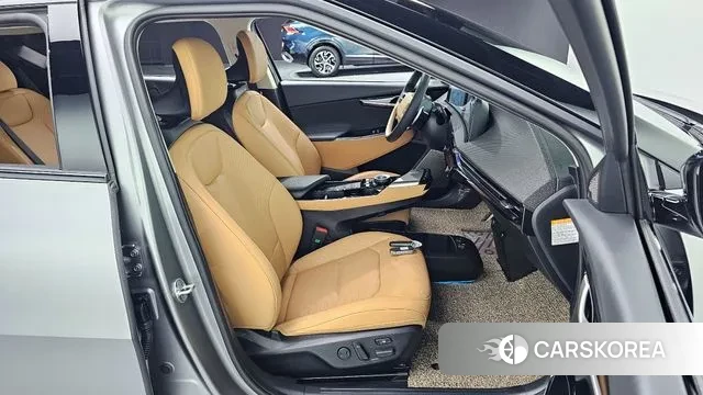 Kia EV6 2022 Серебристо-серый из Кореи, фото 3