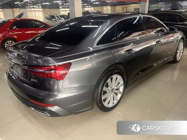 Audi A6L 2022 Темно-серый из Китая, фото 3