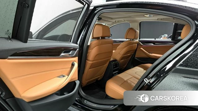 BMW 5 Series (G30) 2022 Черный из Кореи, фото 3