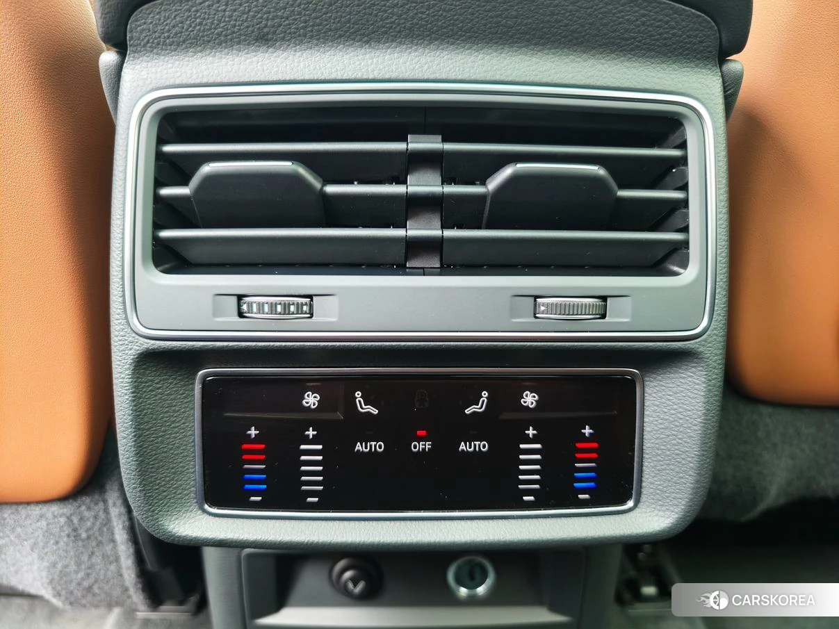 Audi Q7 2022 Черный из Китая, фото 3