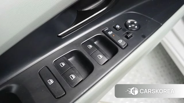 Hyundai The New Avante (CN7) 2023 Серебристо-серый из Кореи, фото 3
