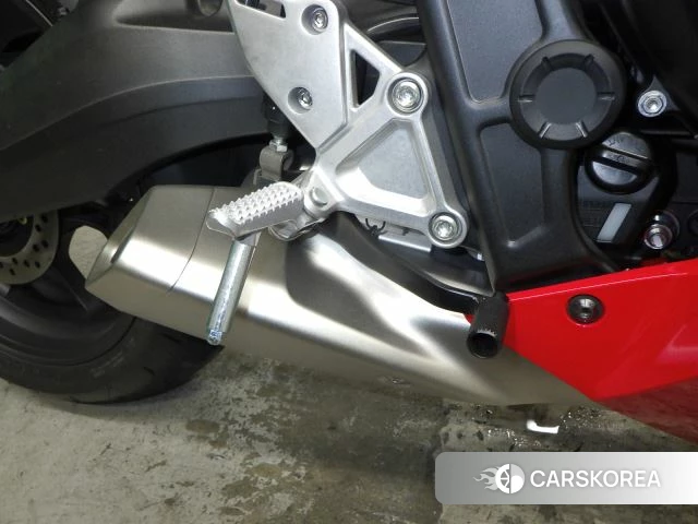 Проданный Honda CBR650R E-CLUTCH id 3949399 из Японии, фото 2