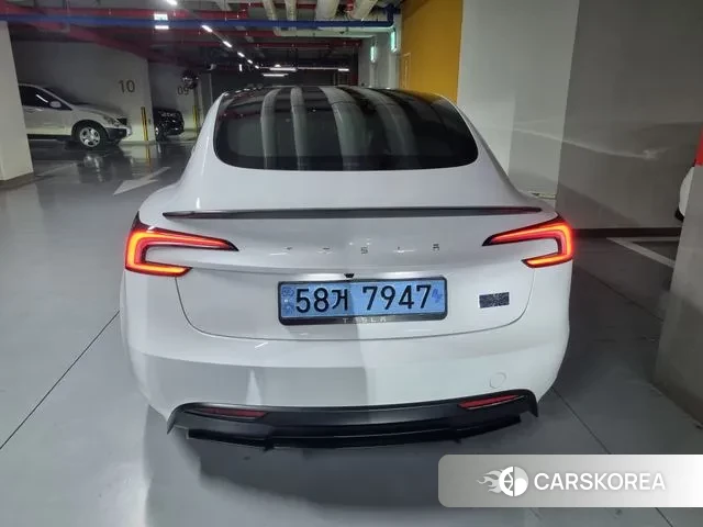 Tesla Model 3 2024 Белый из Кореи, фото 3