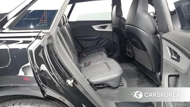 Audi Q8 (4M) 2023 Черный из Кореи, фото 3