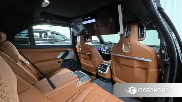 BMW 7 Series (G70) 2025 Черный из Кореи, фото 3