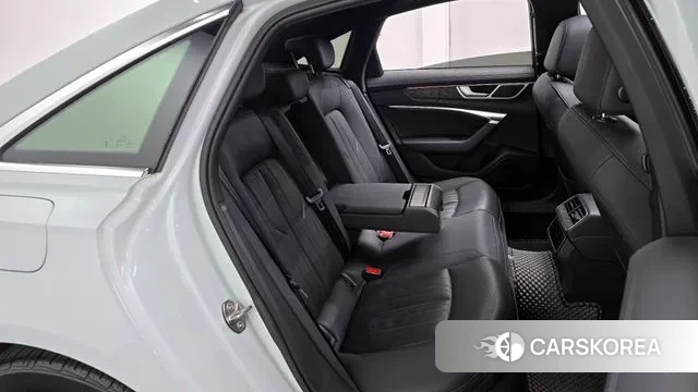 Audi A6 (C8) 2021 Белый из Кореи, фото 3