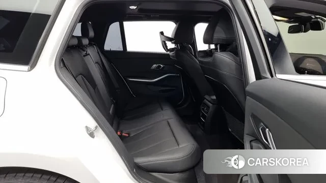 BMW 3 Series (G20) 2023 Белый из Кореи, фото 3