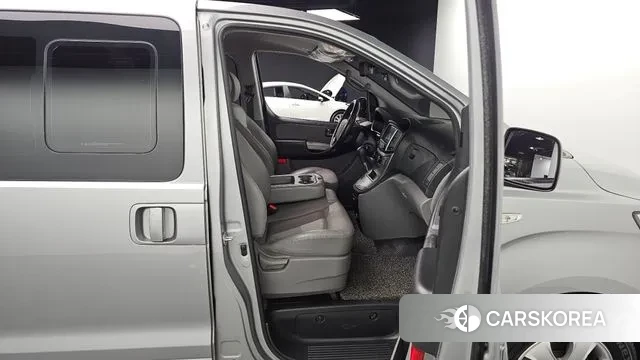 Hyundai The New Grand Starex 2019 Серебристо-серый из Кореи, фото 3