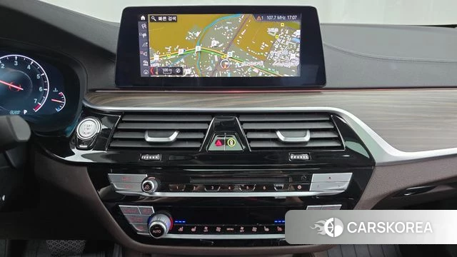 BMW 5 Series (G30) 2019 Черный из Кореи, фото 3
