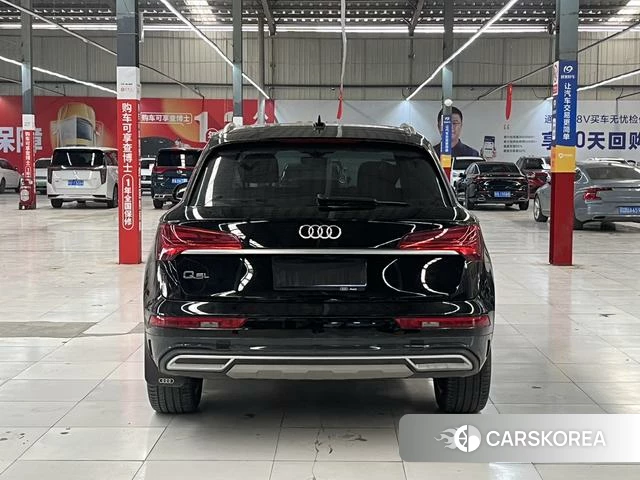 Audi Q5L 2022 Черный из Китая, фото 3