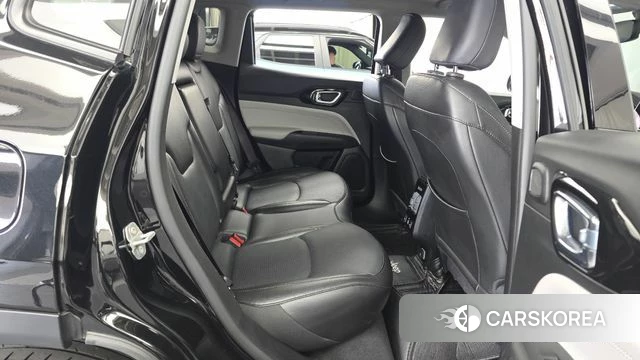 Jeep Compass 2nd Generation 2022 Черный из Кореи, фото 3