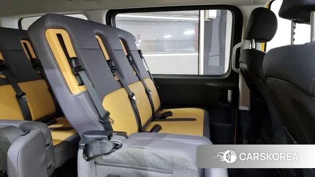 Hyundai Staria 2024 Желтый из Кореи, фото 3