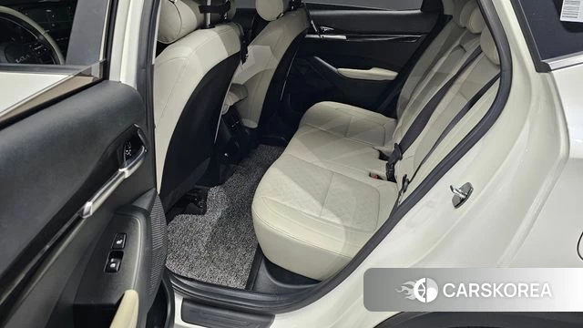 Kia Seltos 2022 Белый из Кореи, фото 3