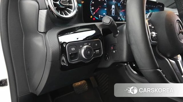 Mercedes-Benz A-Class W177 2021 Белый из Кореи, фото 3