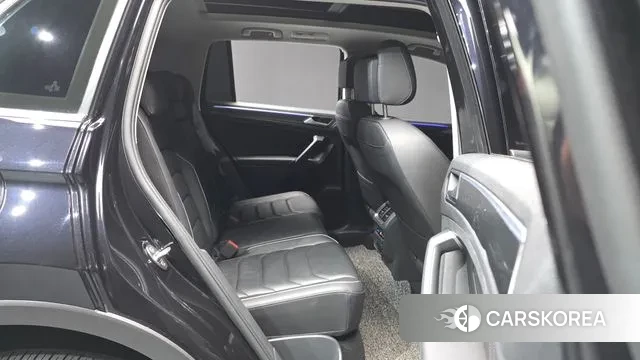 Volkswagen Tiguan second Generation 2023 Черный из Кореи, фото 3