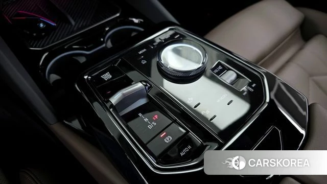 BMW 5 Series (G60) 2024 Белый из Кореи, фото 3