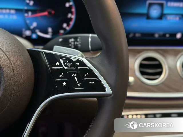 Mercedes-Benz E-class 2023 Черный из Китая, фото 3