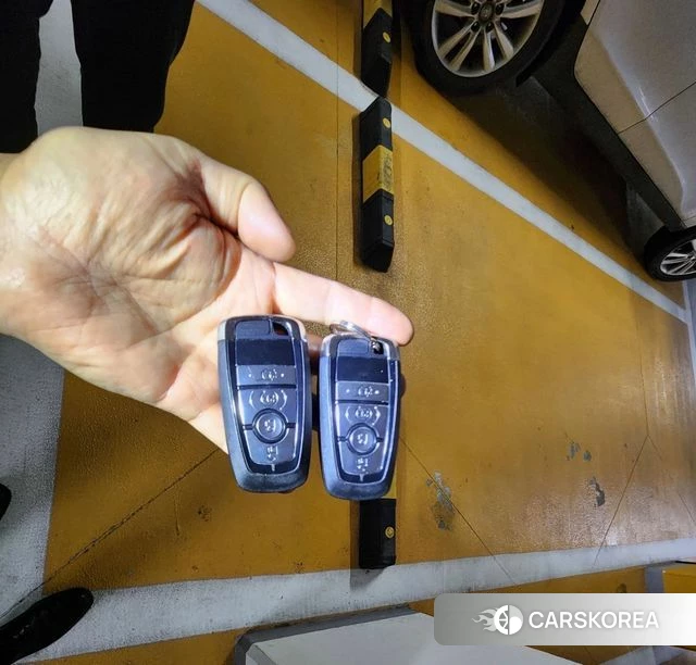 Ford Explorer 6th Generation 2025 Белый из Кореи, фото 3